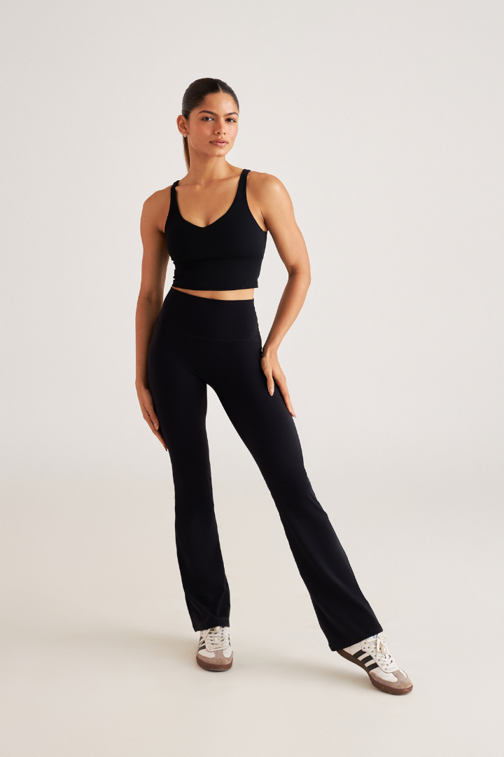 STRIDE FLARE PANTS